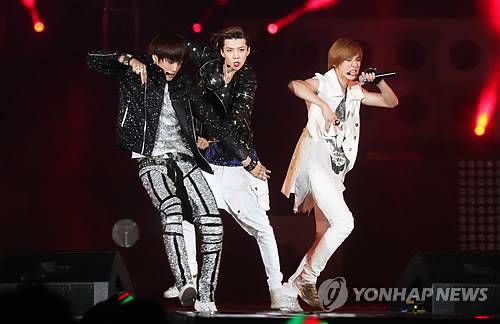 [OFFICIAL] [12.07.12] EXO-K @ Expo 2012 Yeosu Korea for Yonhap News PYH2012071215520001300_P2