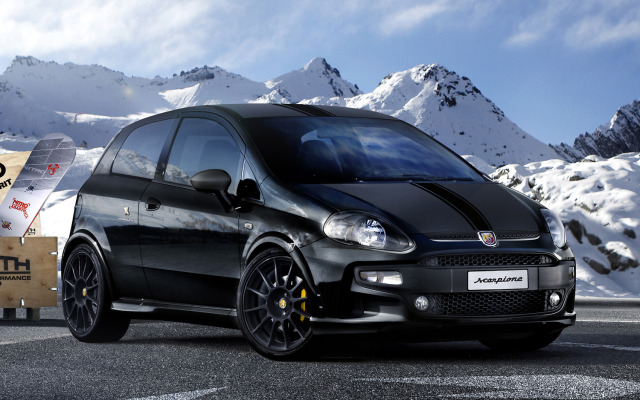 Abarth Punto Scorpione : Edición Limitada Abarth-Punto-Scorpione-front-three-quarter