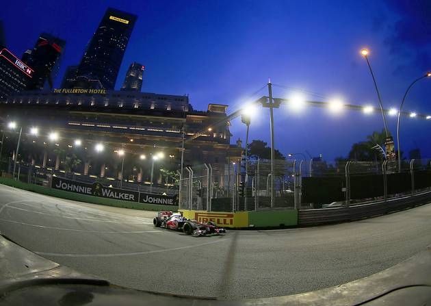 Gran pole de Hamilton con Maldonado y Vettel por detrás en la Parrilla del Gp nocturno de Singapur 1262323114_zps4a8ae09e