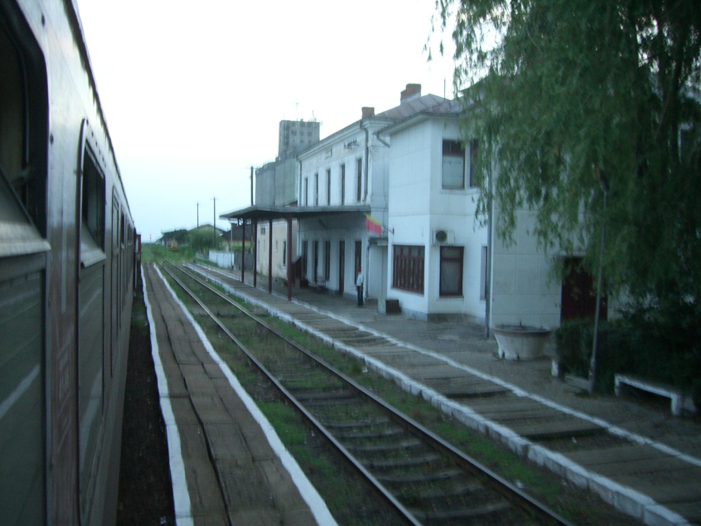 101 : Bucuresti Nord - Titu - Pitesti - Piatra Olt - Craiova - Pagina 3 CIMG8590-1