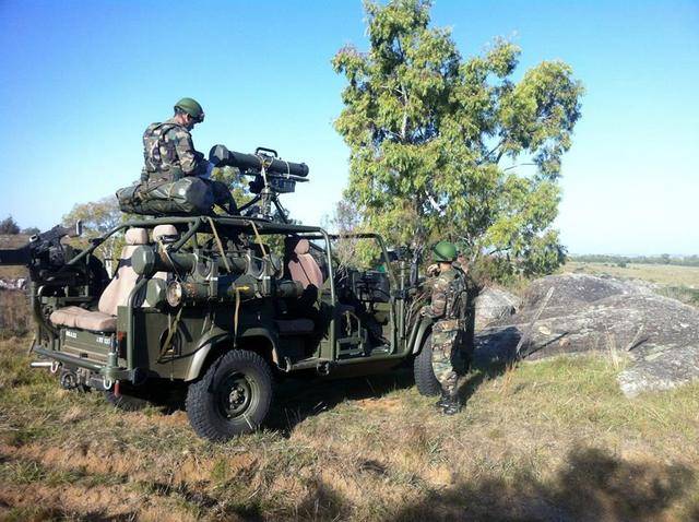 EJÉRCITO DE URUGUAY - Página 11 10488153_828929470530305_3361026594170806909_n_zpssl5kicg4