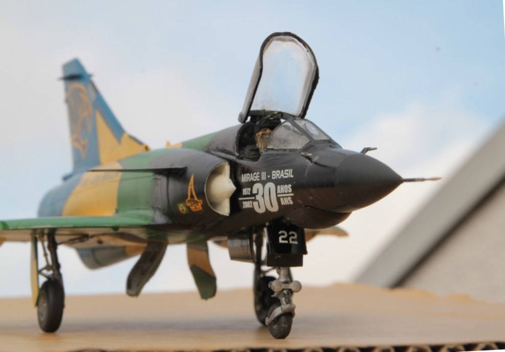 Mirage IIIEBR 30 ans 1/48 IMG_4707_1_1_zps67915ebd