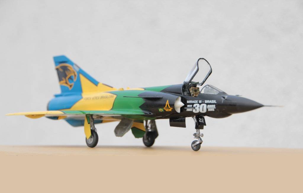 Mirage IIIEBR 30 ans 1/48 IMG_4745_1_1_zps216e34cd