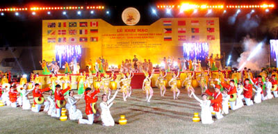 Liên hoan quốc tế võ cổ truyền Việt Nam lần thứ IV - Bình Định 2012: Hội tụ tinh hoa võ Việt Images429396_2