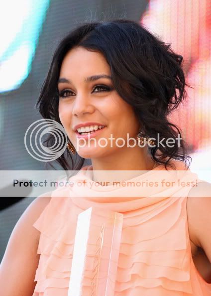 Vanessa Anne Hudgens[4]   - Page 35 027