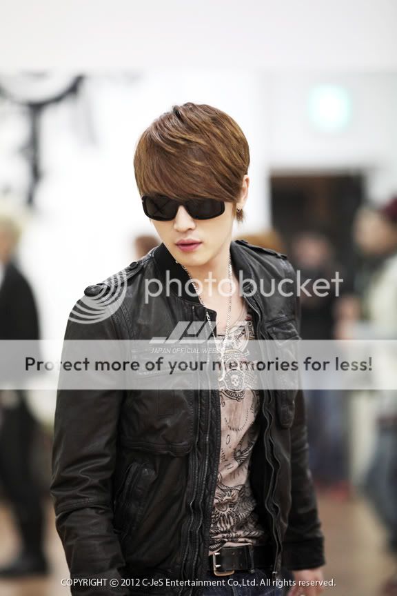 FOTOS "Actualización de C-Jes" - Jaejoong (08/05/2012) 9iu11x