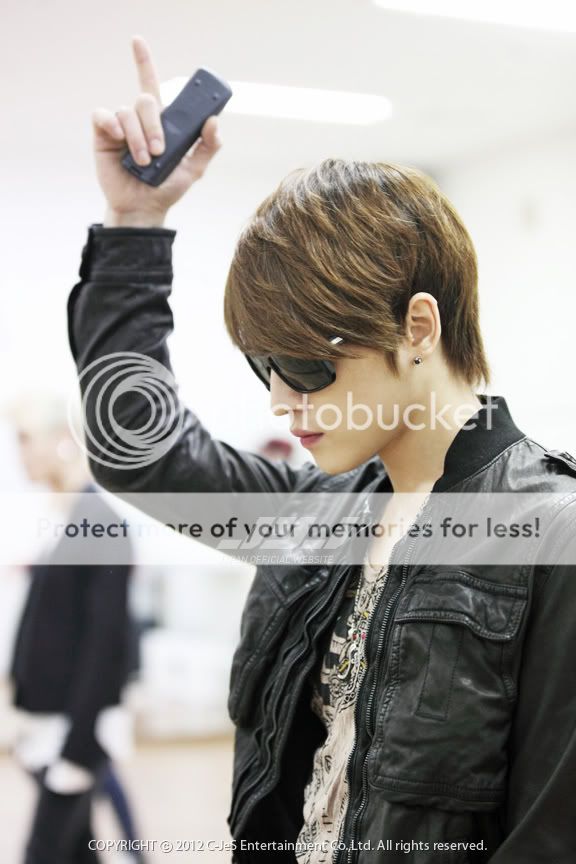 FOTOS "Actualización de C-Jes" - Jaejoong (08/05/2012) 9iu6hy