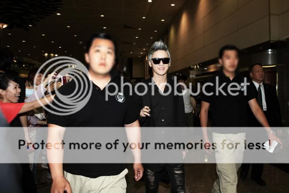 FOTOS "Actualización en el Facebook Oficial de JYJ" (09/07/2012) 20p312q