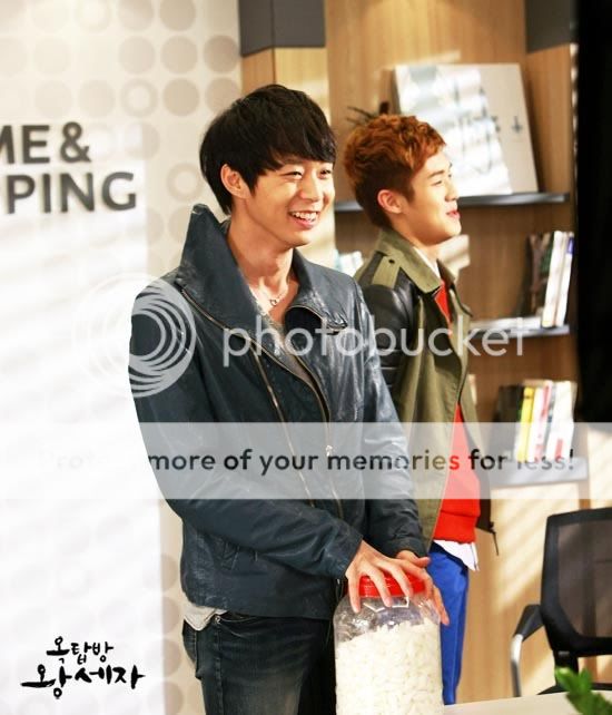  FOTOS "Rooftop Prince" Galeria Oficial (08/05/2012) Parte 2 Iy1r34