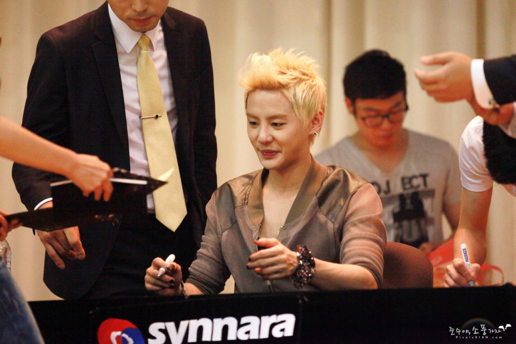 [2012.06.02][Pics] XIA Junsu - TARANTALLEGRA Fansign Event 4870c1f5