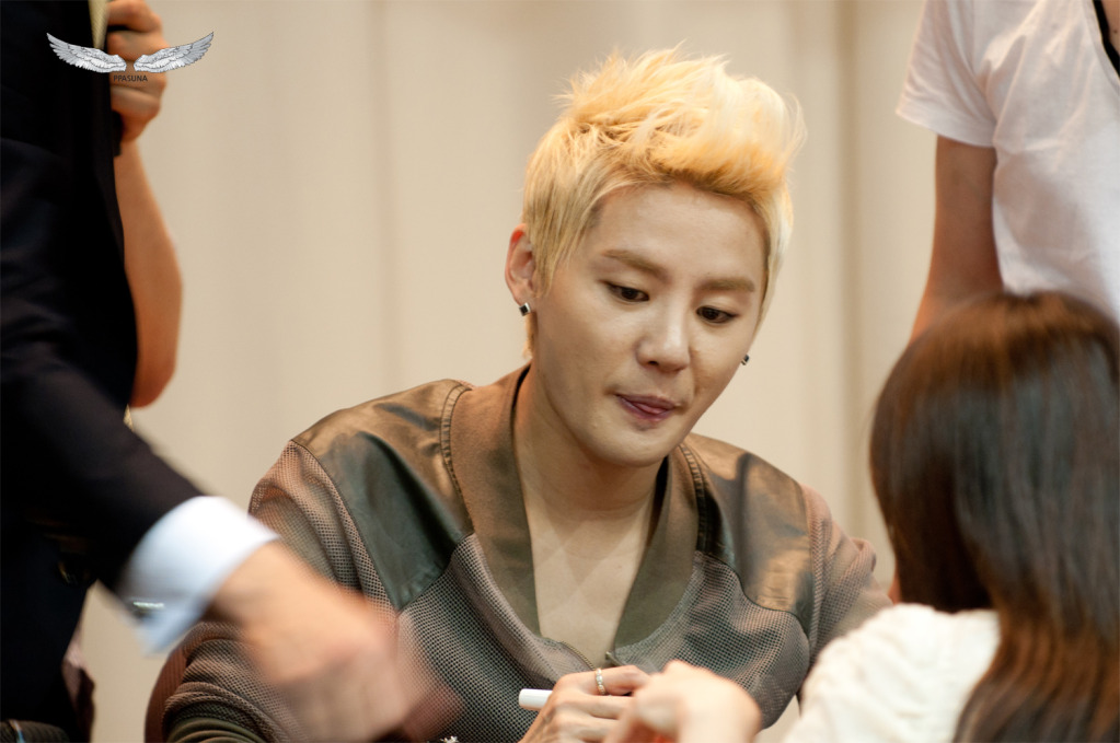 [2012.06.02][Pics] XIA Junsu - TARANTALLEGRA Fansign Event A60c72ff