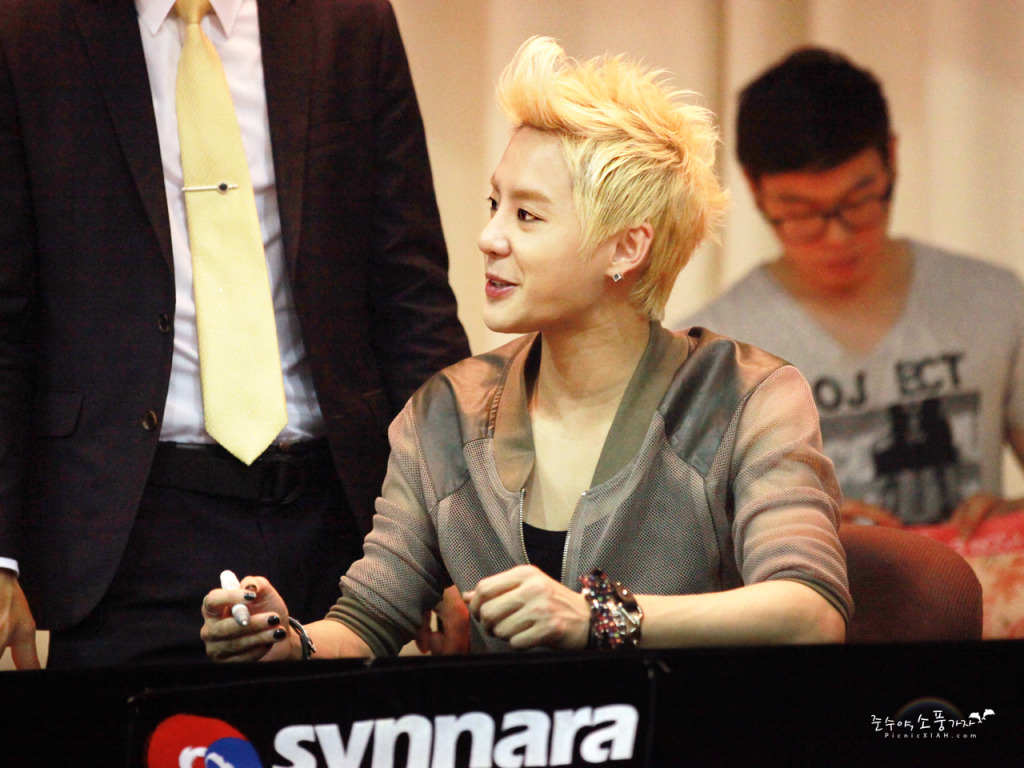 [2012.06.02][Pics] XIA Junsu - TARANTALLEGRA Fansign Event F2fd26cc