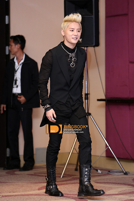 [27.05.2012][Pics] Thailand Press Conference for Solo Concert 6dd6be34