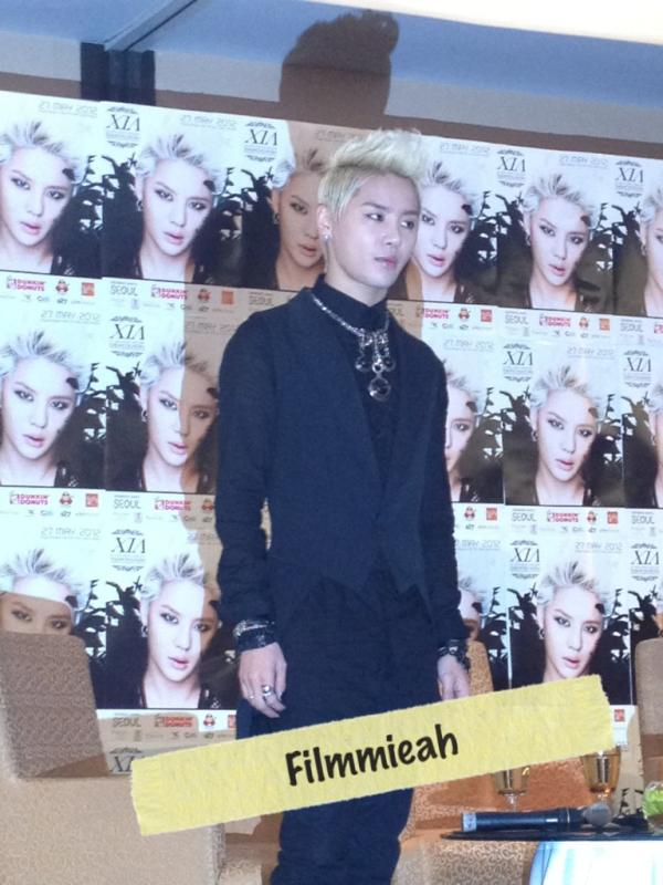 [27.05.2012][Pics] Thailand Press Conference for Solo Concert A3230009