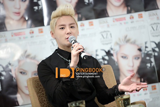 [27.05.2012][Pics] Thailand Press Conference for Solo Concert D585dbd1