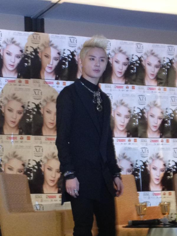 [27.05.2012][Pics] Thailand Press Conference for Solo Concert Ec929ab6