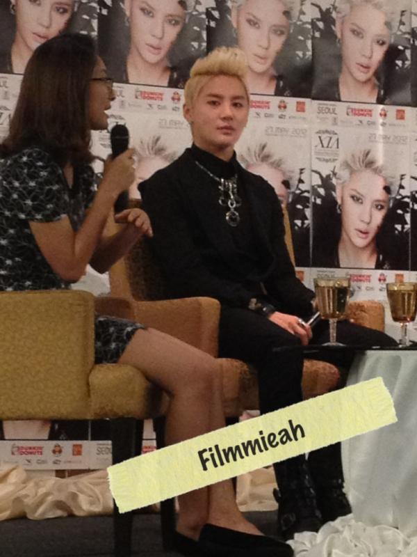 [27.05.2012][Pics] Thailand Press Conference for Solo Concert Fe796305