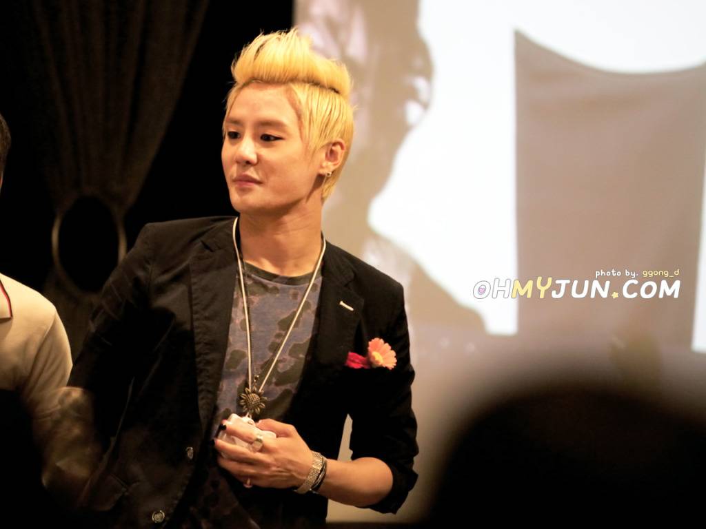 [01.06.2012][Pics] XIA Junsu - TARANTALLEGRA Fansign Event 0d43cba4