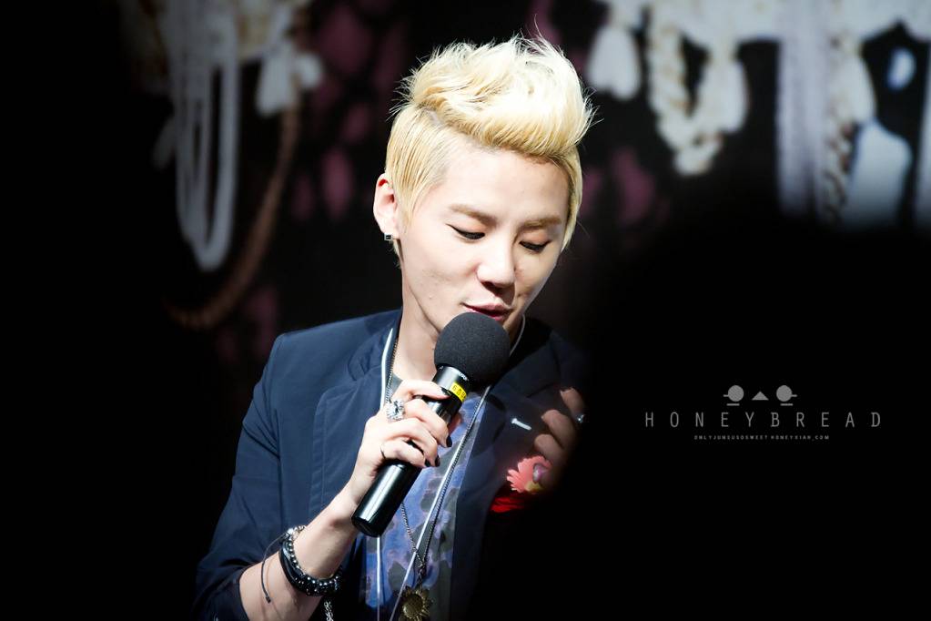 [01.06.2012][Pics] XIA Junsu - TARANTALLEGRA Fansign Event 71099071