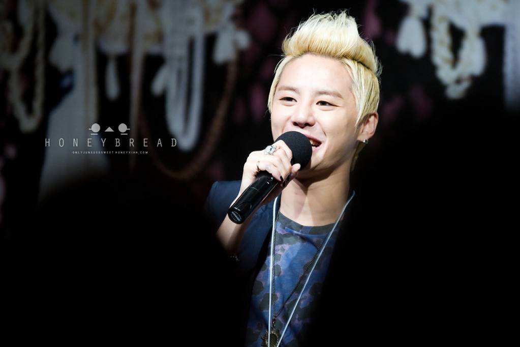 [01.06.2012][Pics] XIA Junsu - TARANTALLEGRA Fansign Event Cb39d05d