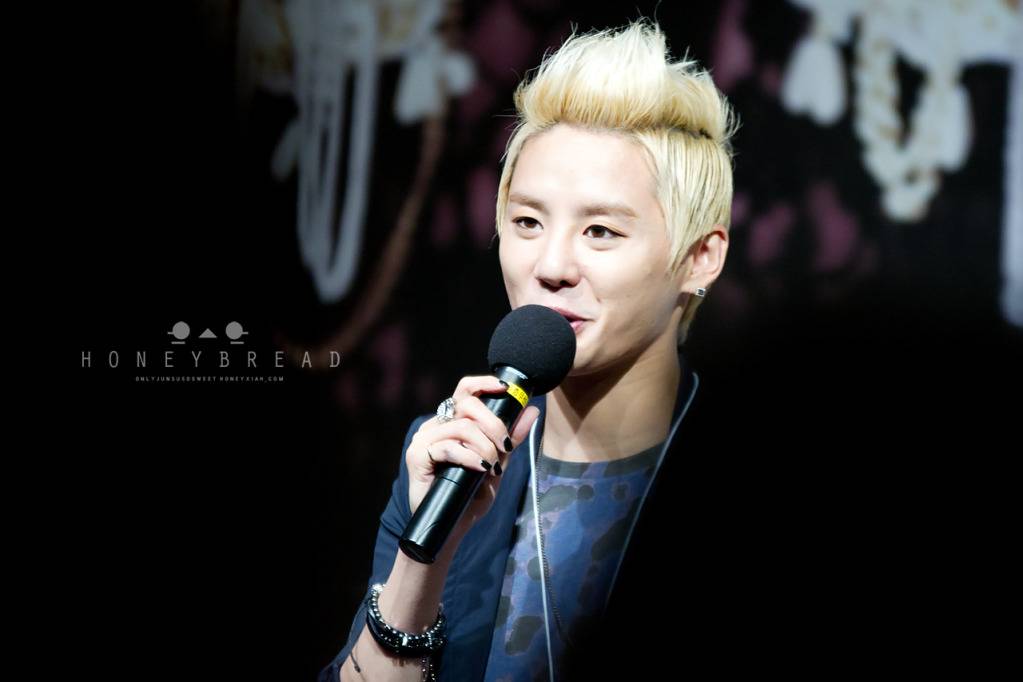 [01.06.2012][Pics] XIA Junsu - TARANTALLEGRA Fansign Event Eabeb0f3