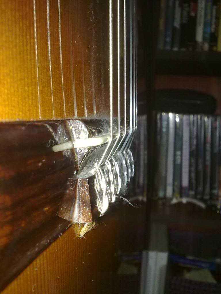 problema com ponte de guitarra com cordas de nylon 29032013473