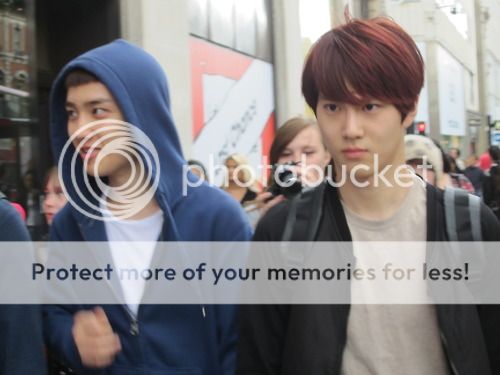 [PICS] D.O on the streets in London Tumblr_m61i6hvxxo1r4wqmzo1_500