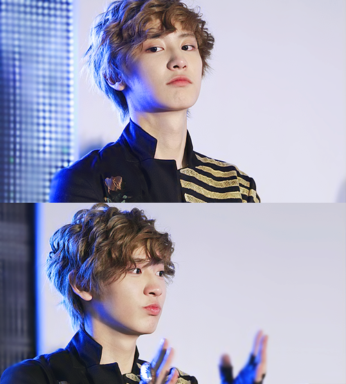 [PICS/GIFS] 120602 Chan Yeol @ GENIE AR Show Tumblr_m52w1ztMtx1r0kz4ho1_500