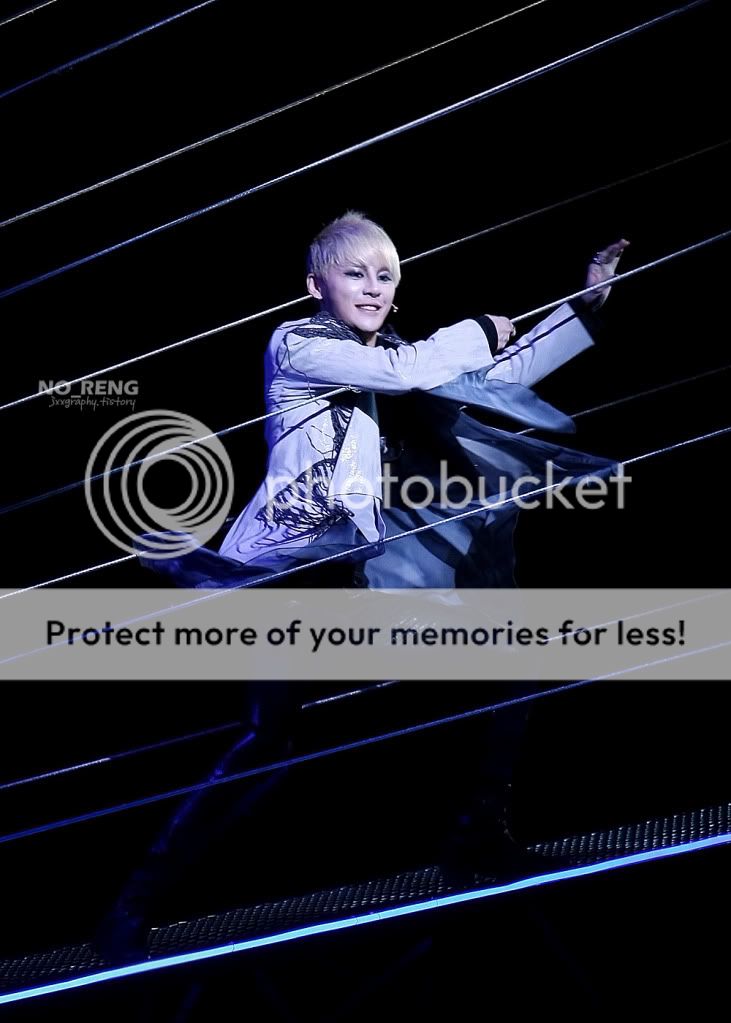 FOTOS "Musical ELISABETH - Junsu (11/04/2012) parte 2 001-2