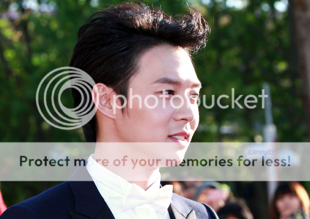 FOTOS "48th BaekSang Arts Awards" - Yoochun (26/04/2012) parte 2 001-3