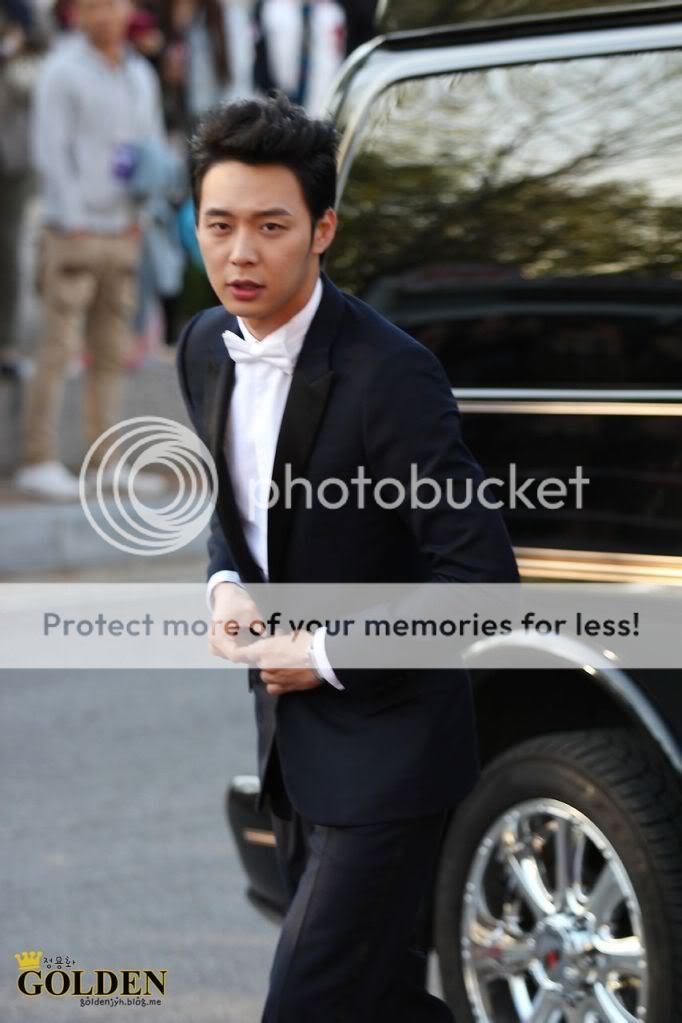 FOTOS "48th BaekSang Arts Awards" - Yoochun (26/04/2012) parte 3 0013-1