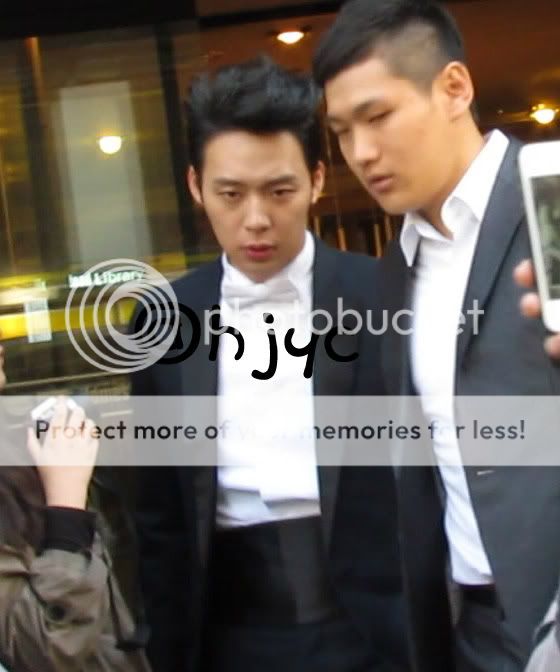 FOTOS "48th BaekSang Arts Awards" - Yoochun (26/04/2012) parte 3 0021-2