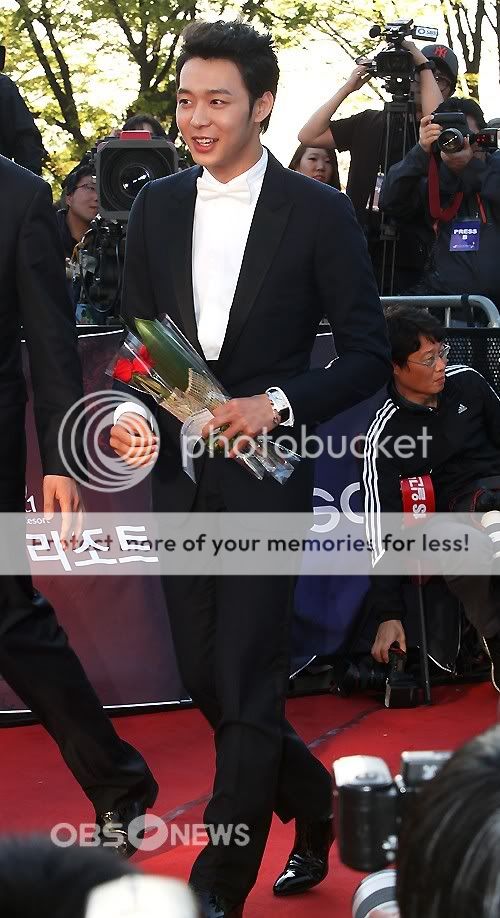 FOTOS "48th BaekSang Arts Awards" - Yoochun (26/04/2012) parte 3 0029-1