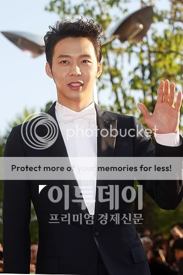 FOTOS "48th BaekSang Arts Awards" - Yoochun (26/04/2012) parte 3 0031-2