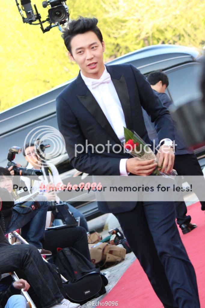 FOTOS "48th BaekSang Arts Awards" - Yoochun (26/04/2012) parte 3 0032