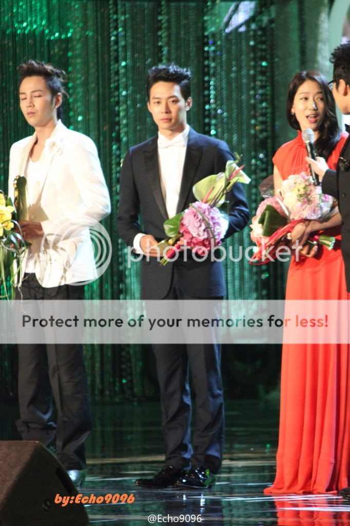 FOTOS "48th BaekSang Arts Awards" - Yoochun (26/04/2012) parte 3 0033