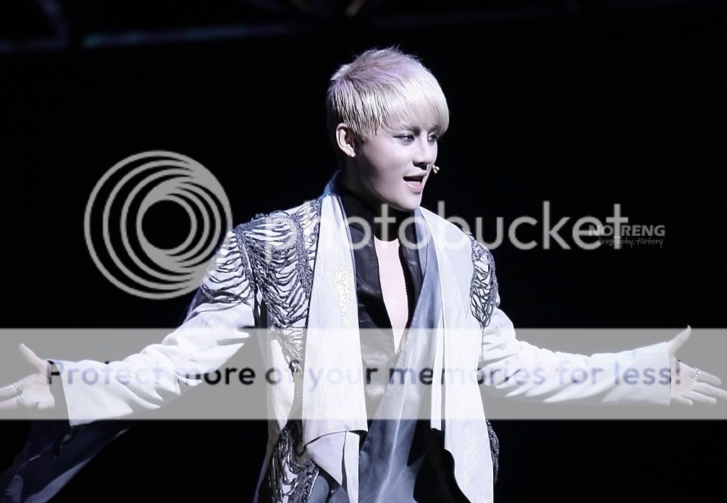 FOTOS "Musical ELISABETH - Junsu (11/04/2012) 004-1