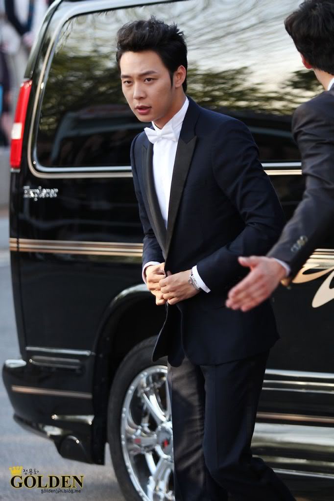 FOTOS "48th BaekSang Arts Awards" - Yoochun (26/04/2012) parte 3 004-5