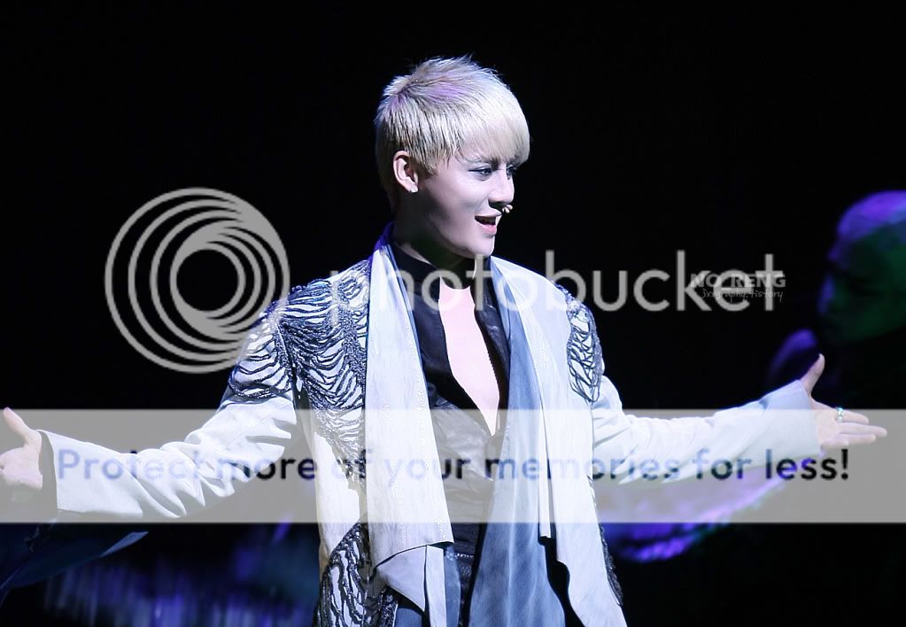 FOTOS "Musical ELISABETH - Junsu (11/04/2012) 005-1