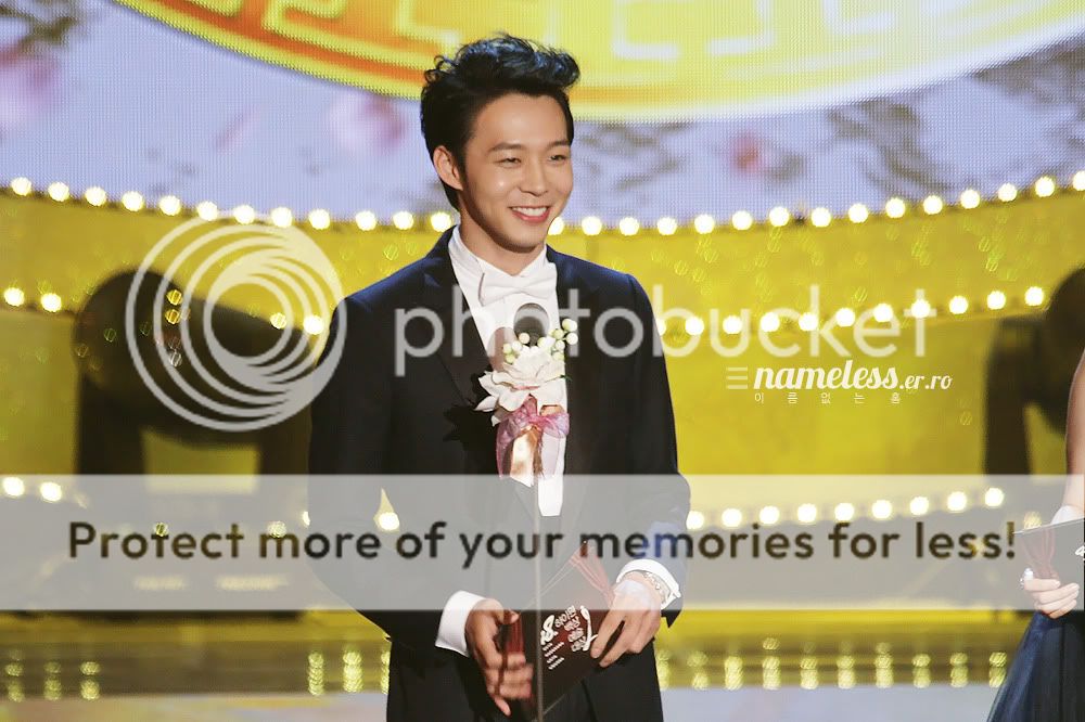 FOTOS "48th BaekSang Arts Awards" - Yoochun (26/04/2012) parte 2 005-3