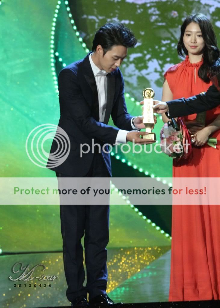 FOTOS "48th BaekSang Arts Awards" - Yoochun (26/04/2012) parte 2 0056