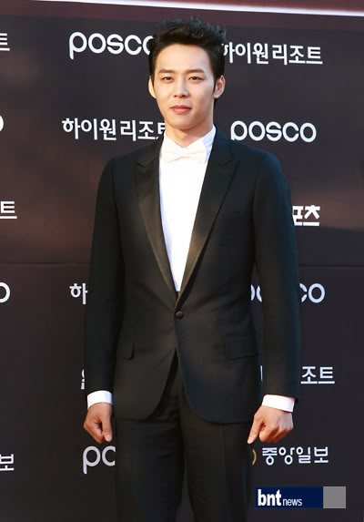 FOTOS "48th BaekSang Arts Awards" - Yoochun (26/04/2012) parte 3 0061