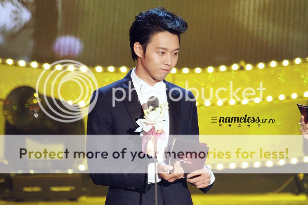 FOTOS "48th BaekSang Arts Awards" - Yoochun (26/04/2012) parte 2 008-3