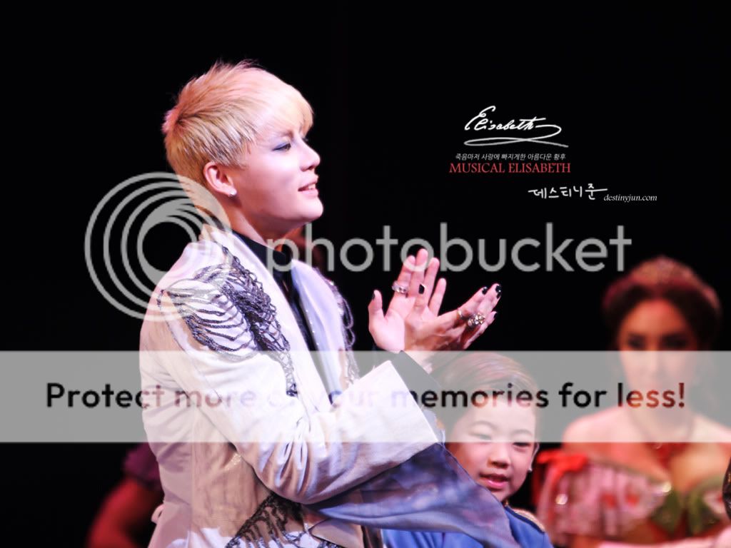 FOTOS "Musical ELISABETH - Junsu (11/04/2012) parte 3 0102