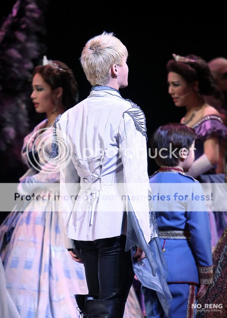 FOTOS "Musical ELISABETH - Junsu (11/04/2012) 013-1