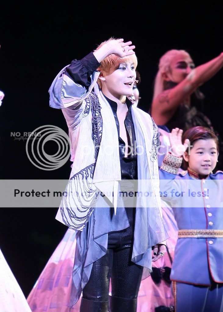 FOTOS "Musical ELISABETH - Junsu (11/04/2012) parte 3 017-2