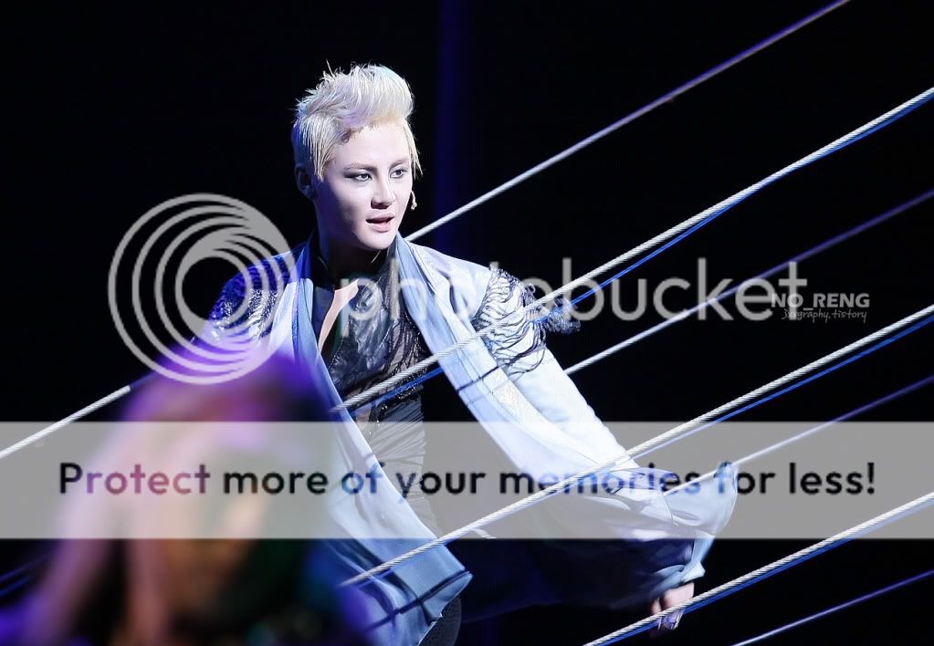 FOTOS "Musical ELISABETH" - Junsu (22/02/2012) 120422_001