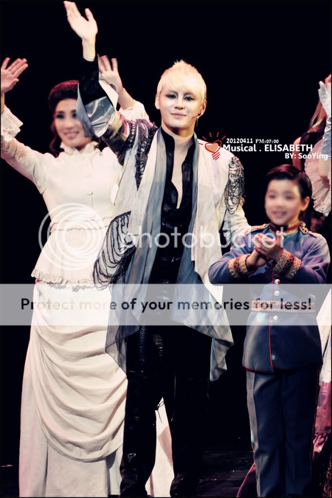 FOTOS "Musical ELISABETH - Junsu (11/04/2012) 13544773