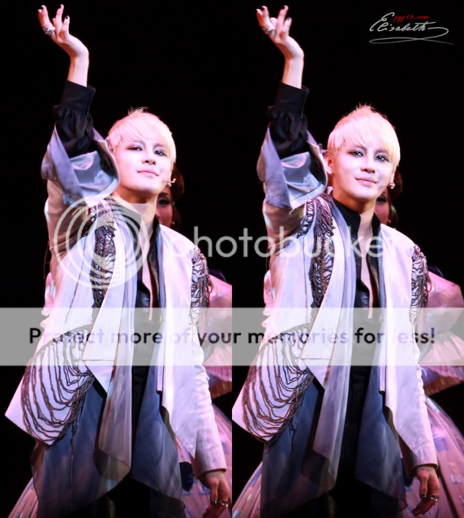 FOTOS "Musical ELISABETH - Junsu (11/04/2012) parte 2 1__1