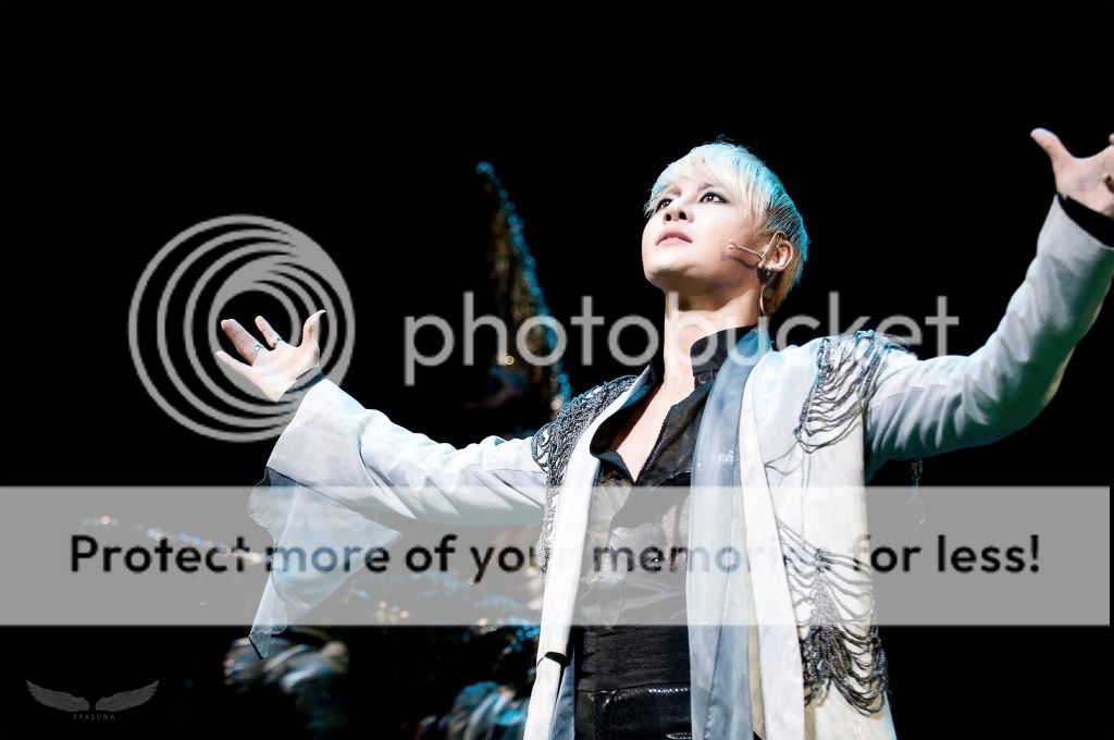 FOTOS "Musical ELISABETH - Junsu (11/04/2012) parte 2 4_11_2_1_ppasuna